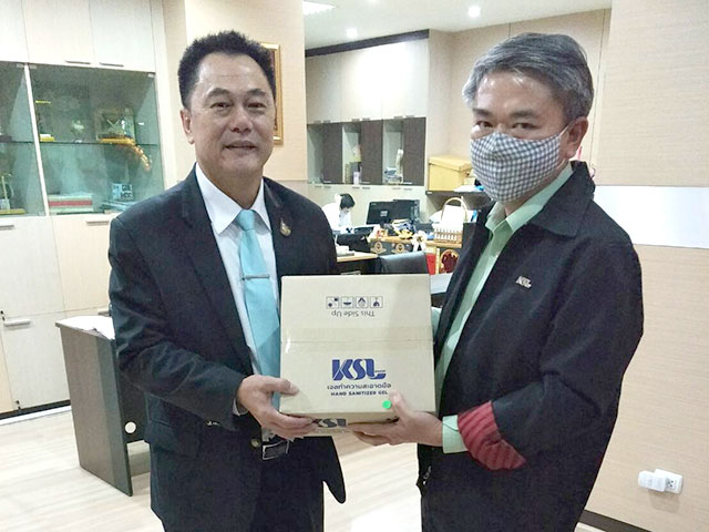 เข้ามอบแอลกอฮอล์เจลแก่หน่วยงานต่างๆ ในกระทรวงอุตสาหกรรมและกระทรวงพลังงาน